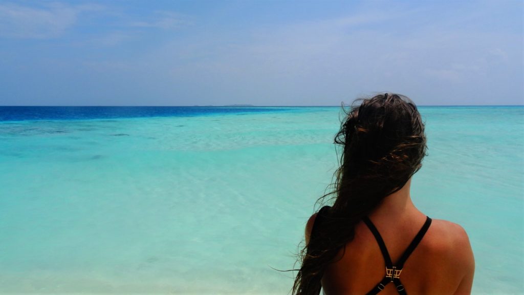 Zee en strand in de Malediven