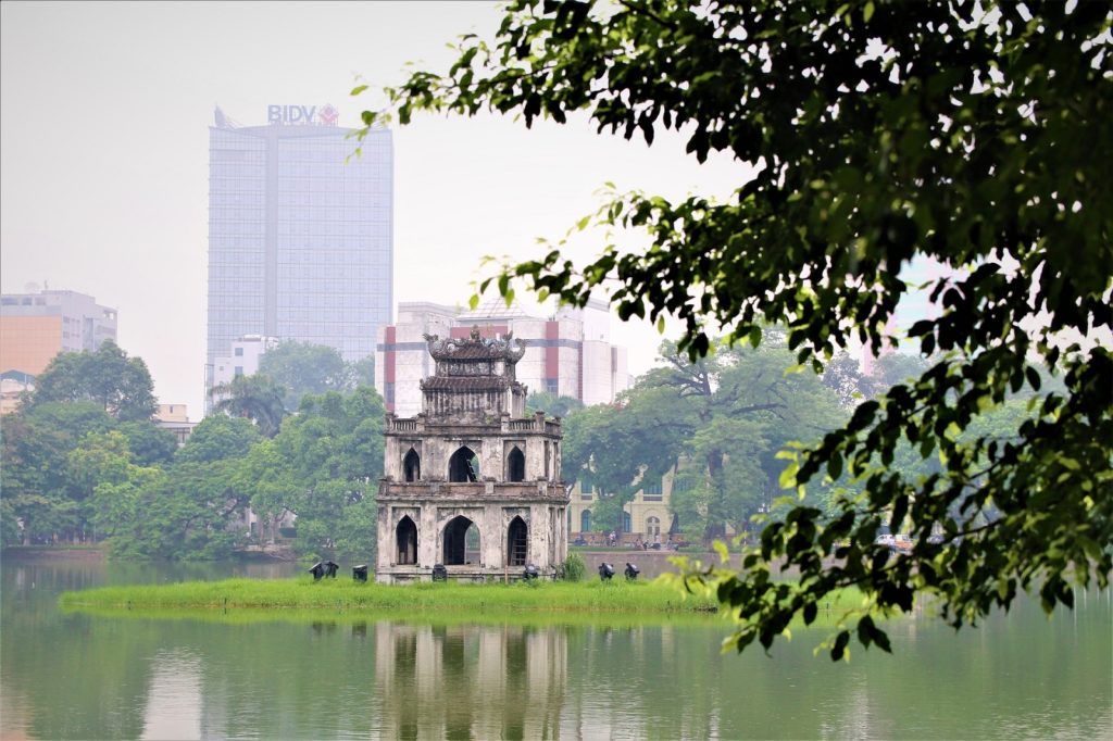 Het Hoan Kiem meer in Hanoi in Vietnam